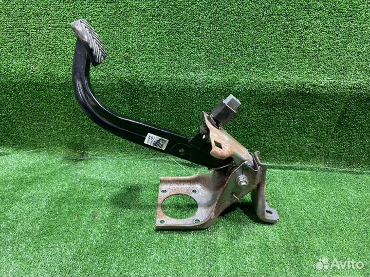 Педаль тормоза Hyundai Solaris седан 1.4 2016