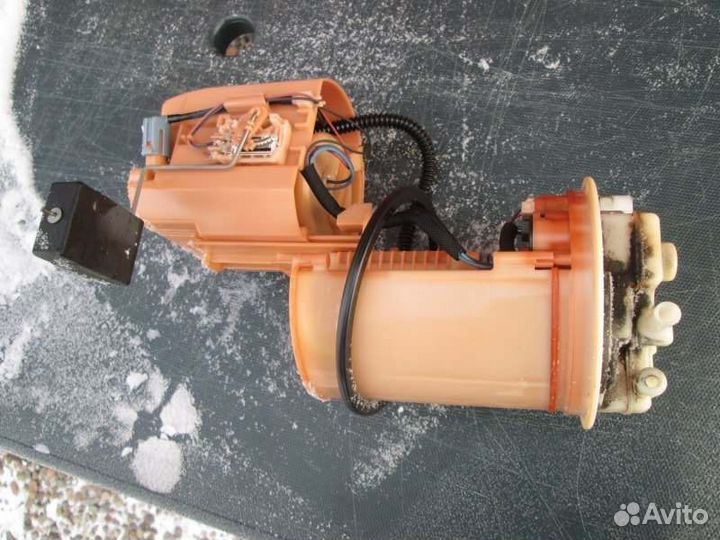 Топливный насос Toyota Corolla Fielder NZE141