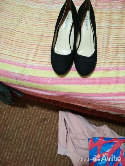 Бесплатно двапскета вещей С 12до14лет