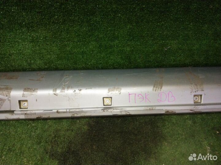 Накладка на порог / порог кузова пластиковый