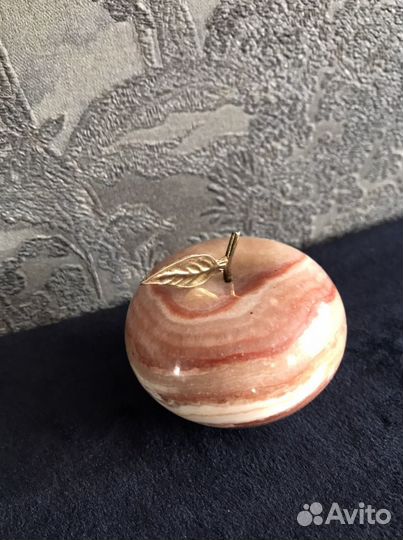 Яблоко из оникса