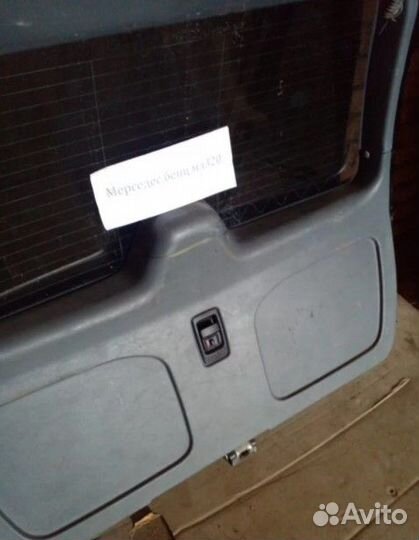 Обшивка двери багажника Mercedes W163 320Ml