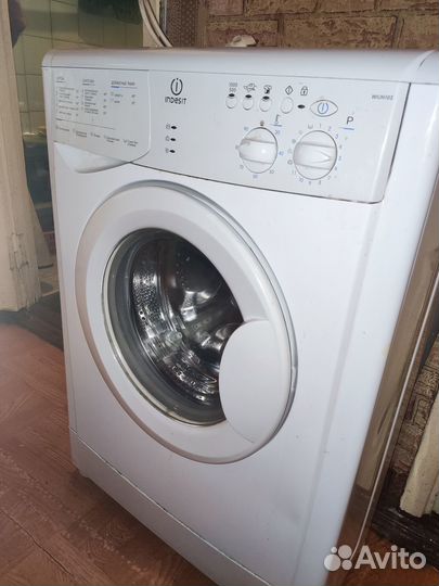 Продается стиральная машина Indesit wiun 102