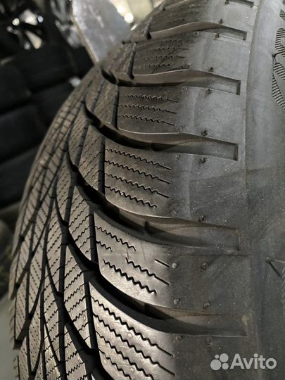 Bridgestone Blizzak LM-001 225/55 R17