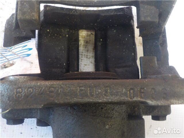 Суппорт передний правый LADA Largus K7M 2011