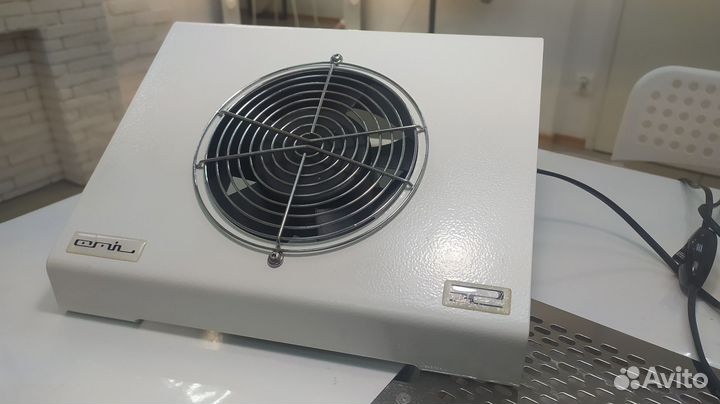 Пылесос маникюрный настольный Emil X2