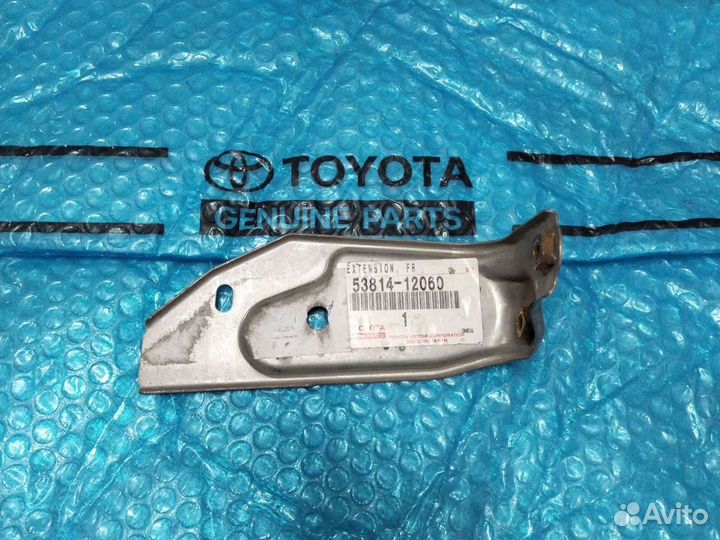 Кронштейн крыла Королла 150 металлический левый