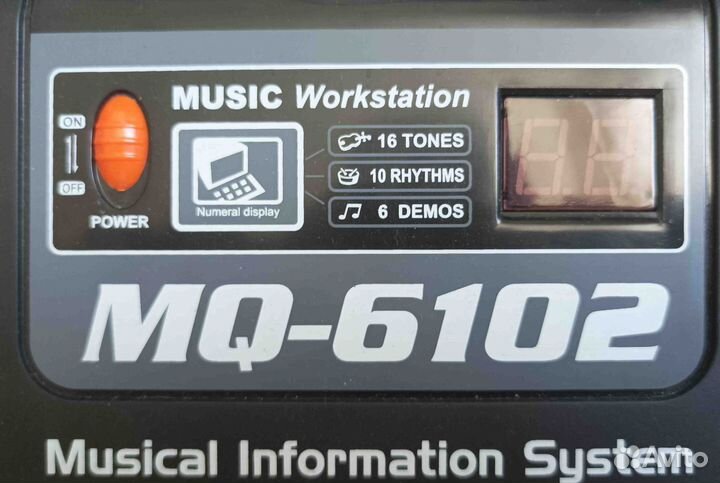 Очки виртуальной реальности с джойстиком