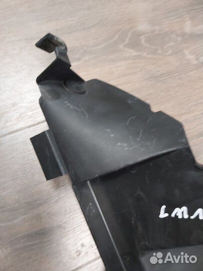 Дефлектор радиатора Volkswagen Touareg 1 2.5D 2008