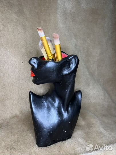 Ваза из гипса ручной работы