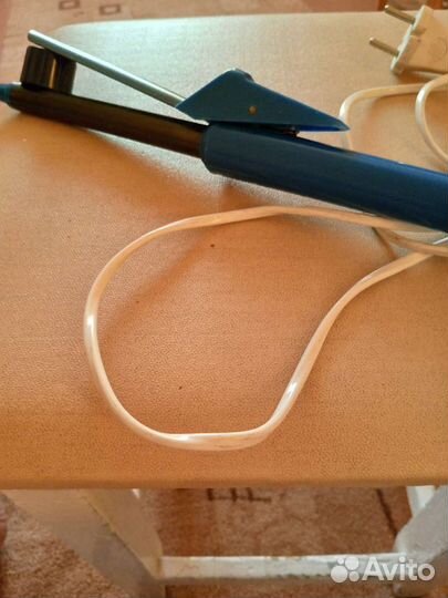 Плойка электрическая для завивки волос