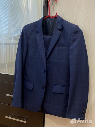 Костюм тройка для мальчика 146-152см