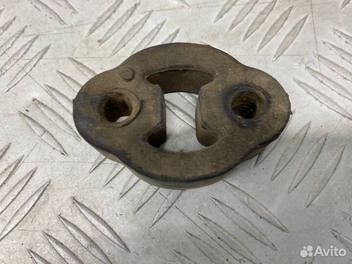 Б/У подушка глушителя (крепления, кронштейн