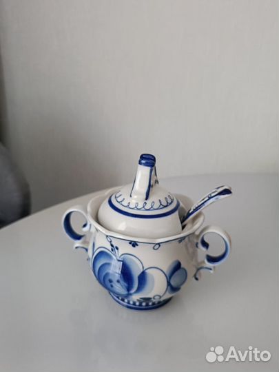 Штоф. Сахарница. Ваза гжель