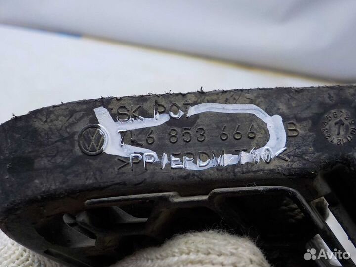 Накладка переднего бампера Volkswagen Touareg