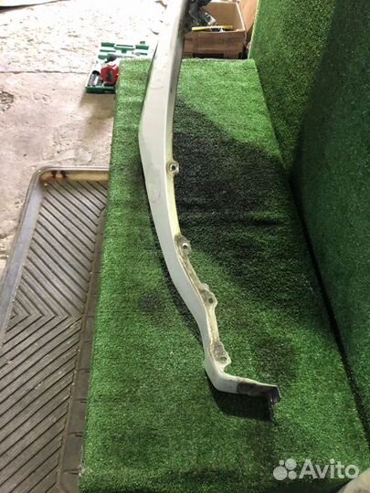 Крыло переднее правое Nissan Liberty RM12