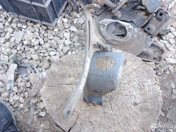 Натяжитель генератора Peugeot 605