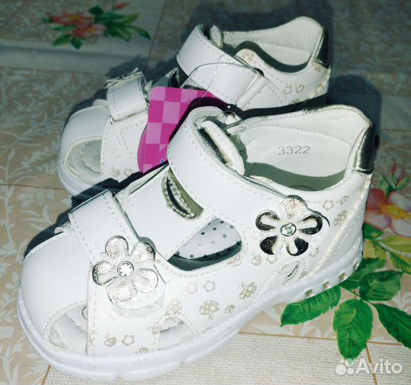 Босоножки для девочки 24 размер новые