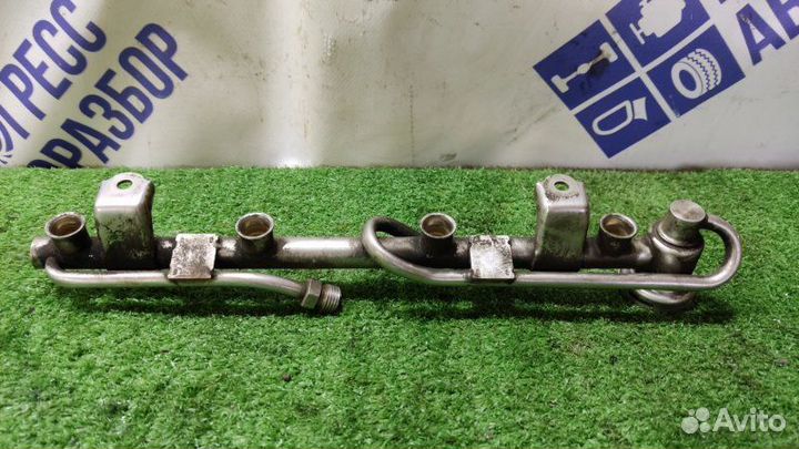 Топливная рампа Skoda Superb седан 1.8 AWT 2007