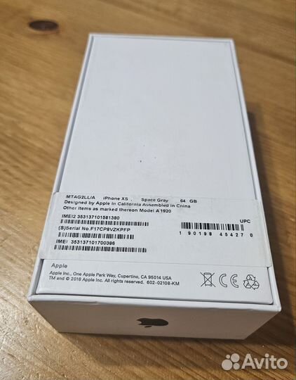 Коробка от iPhone XS