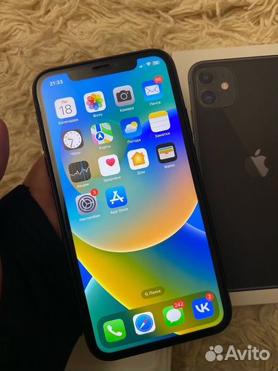 Телефон iPhone 11