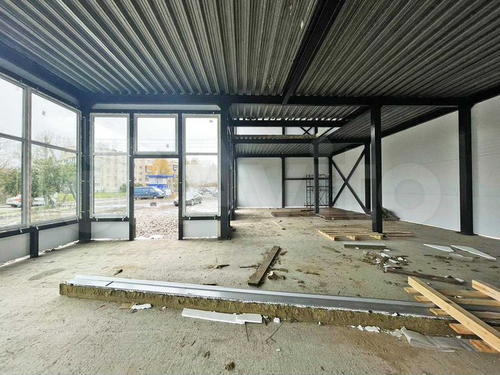 Склад/магазин/баня 420 м2