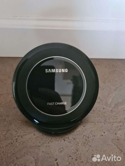 Беспроводное зарядное устройство Samsung