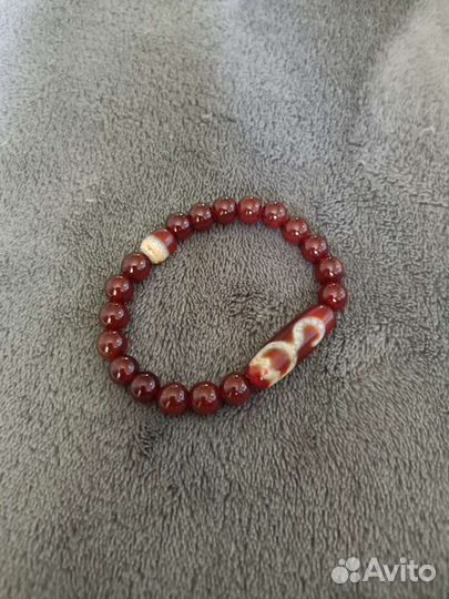 Браслет из натурального сердолика с бусинами Дзи