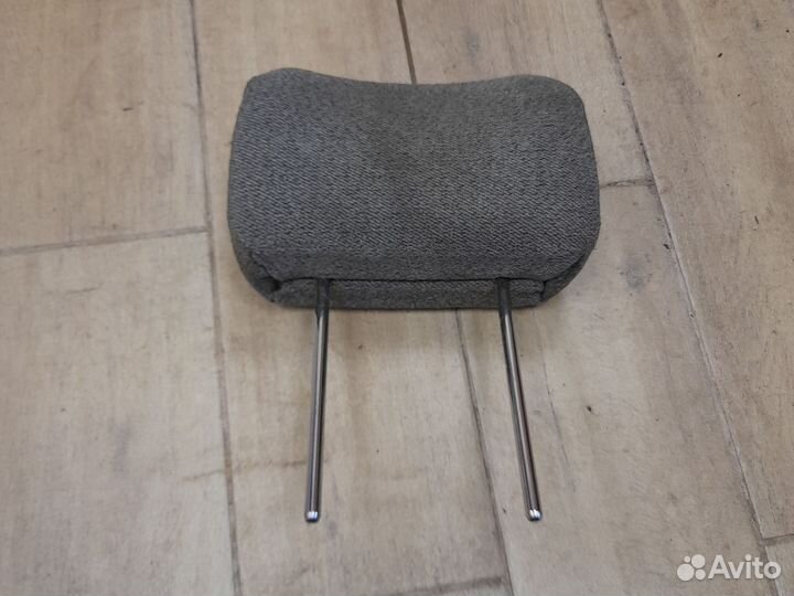 Подголовник передний паджеро 2
