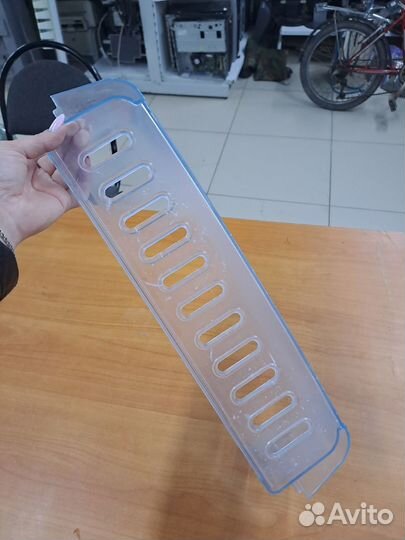 Полка (балкон) на дверь холодильника Beko 43,5см