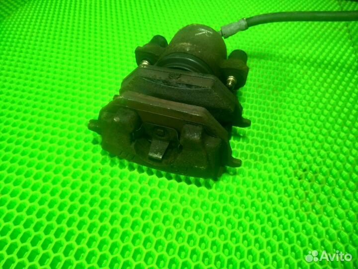 Суппорт передний правый Skoda Octavia II A5