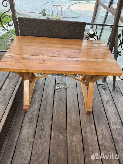 Стол деревянный