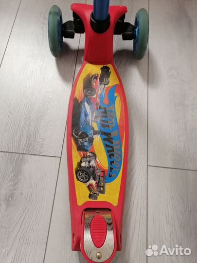 Самокат 3х колесный хотвилс