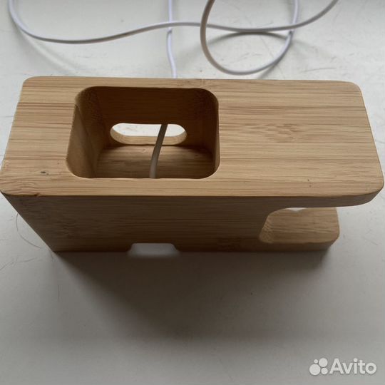 Подставка и зарядка для iPhone и Apple Watch