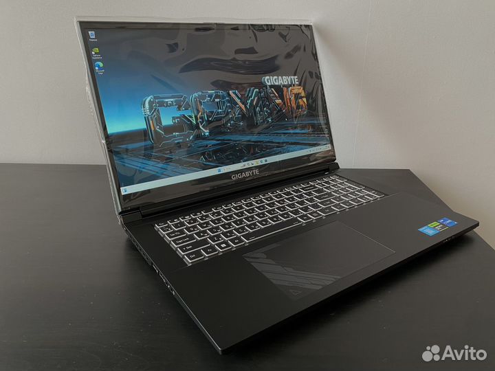 Игровой ноутбук Gigabyte G7 MF-E2KZ213SH