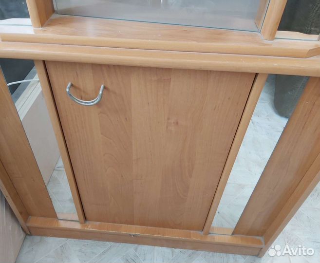 Шкаф сервант