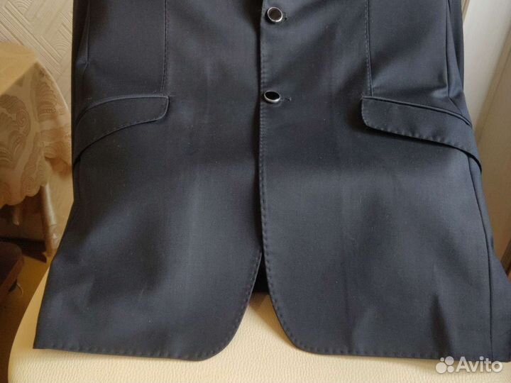 Костюм школьный, новый на 12,10,14 лет