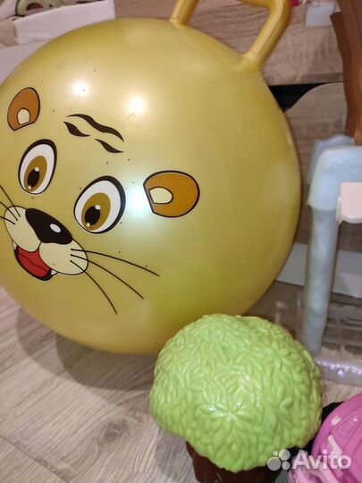 Игрушки, мяч