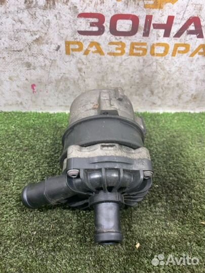 Водяная помпа Audi A7 4G CGW 2013