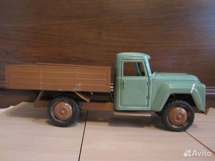 Большая машинка уралец и цирковая