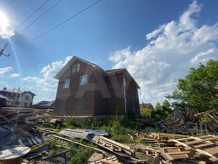 Коттедж 150 м² на участке 4,5 сот.