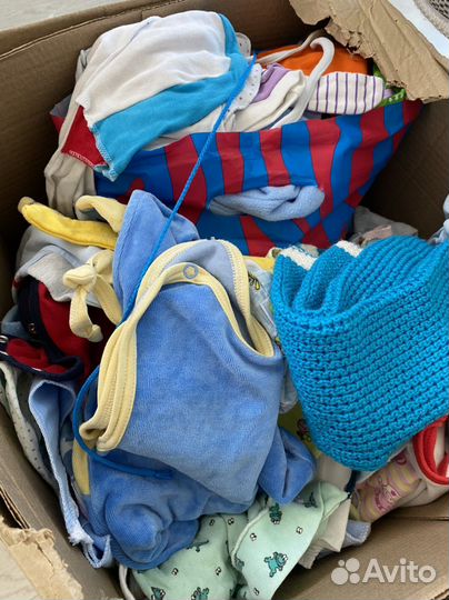 Коробка детских вещей
