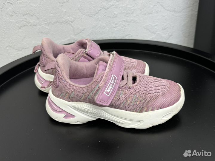Кроссовки на девочку 28 размер