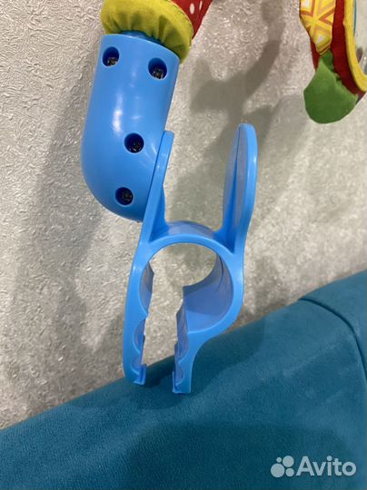 Дуга с игрушками