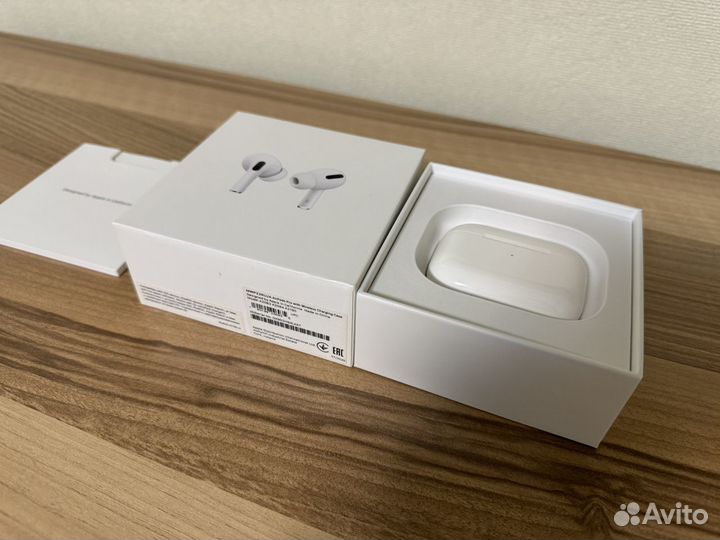 Apple AirPods Pro (оригинал)