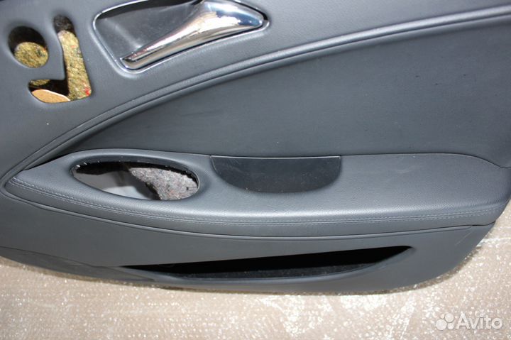 Обшивка передней двери Mercedes CLS-Class C219