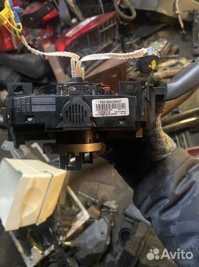 Переключатель подрулевой в сборе Peugeot 308 SW