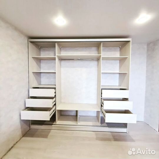 Современный шкаф купе