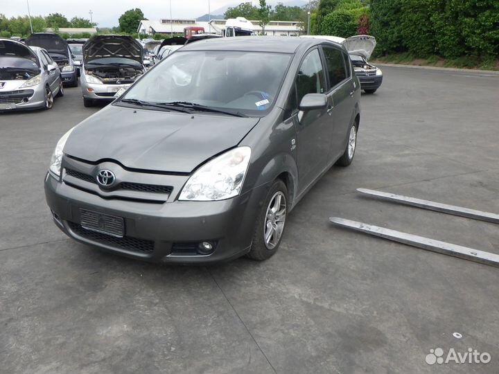 Патрубок интеркулера toyota corolla verso 2 2007