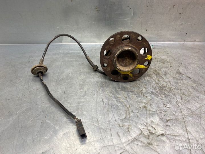 Ступица задняя Volkswagen Passat B5 1996-2000